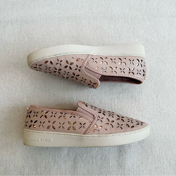 Michael Kors Light Pink Sip-on Sneakers Floral Cutout Size 7.5 - Picture 3 of 10